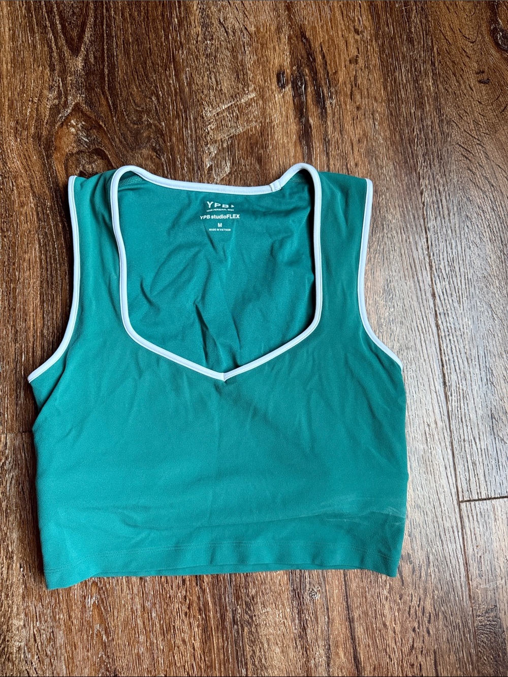 LIKE NEW ! Green V-Neck Athletic Crop Top with White Trim
